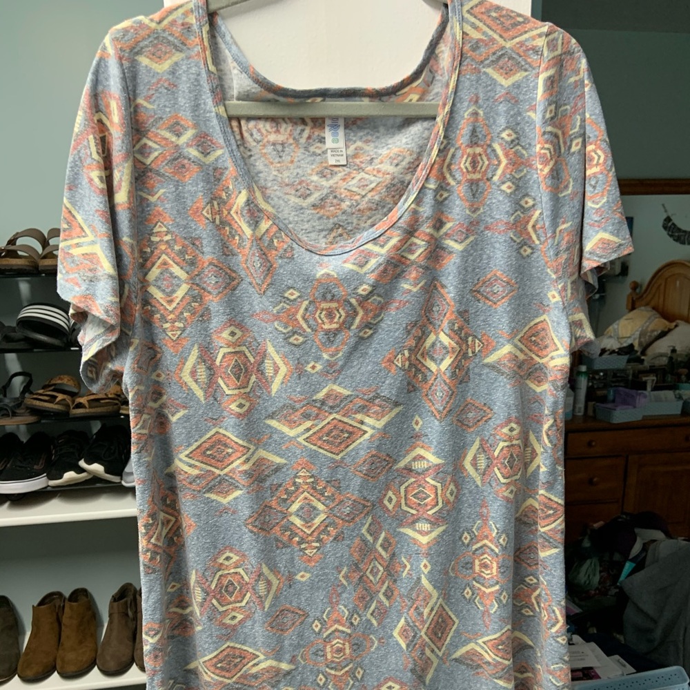 Lula Roe Short Sleeve Shirt